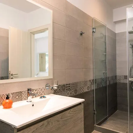 Villa Aurora Kerasia By *