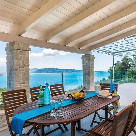 וילה Aurora Kerasia By *